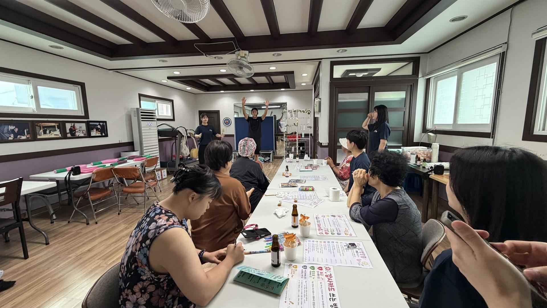 아웃리치 노인학교 사진.jpg