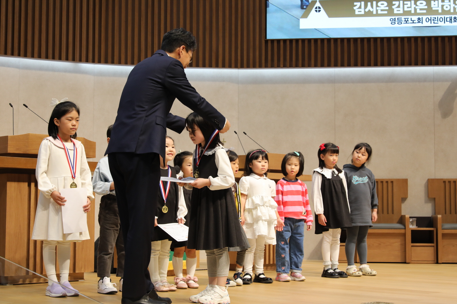 S2V4A8769.jpg S2V4A8769.jpg