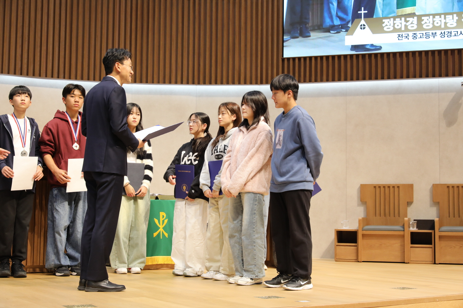 S2V4A8819.jpg S2V4A8819.jpg