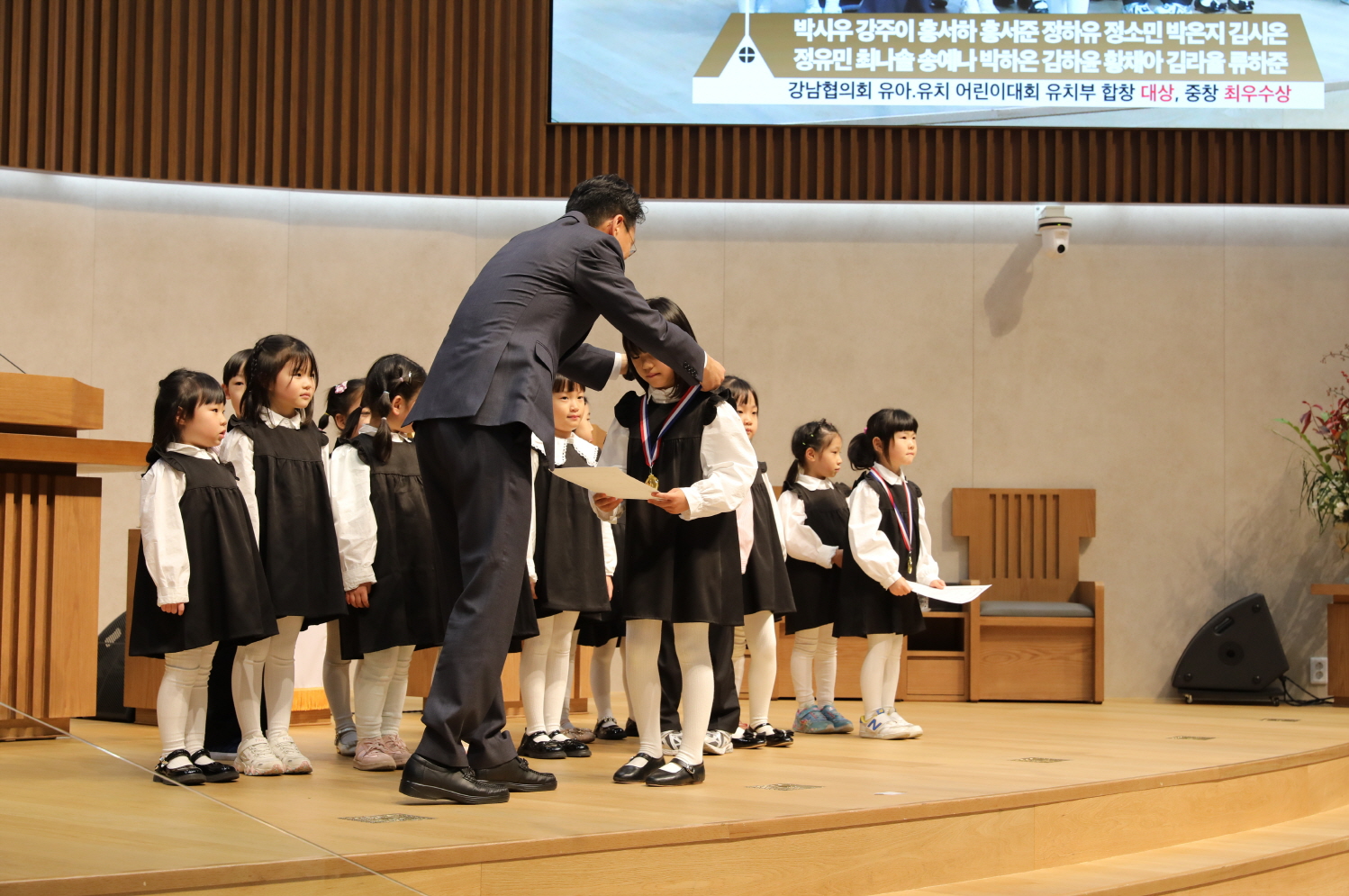 S2V4A0196.jpg S2V4A0196.jpg