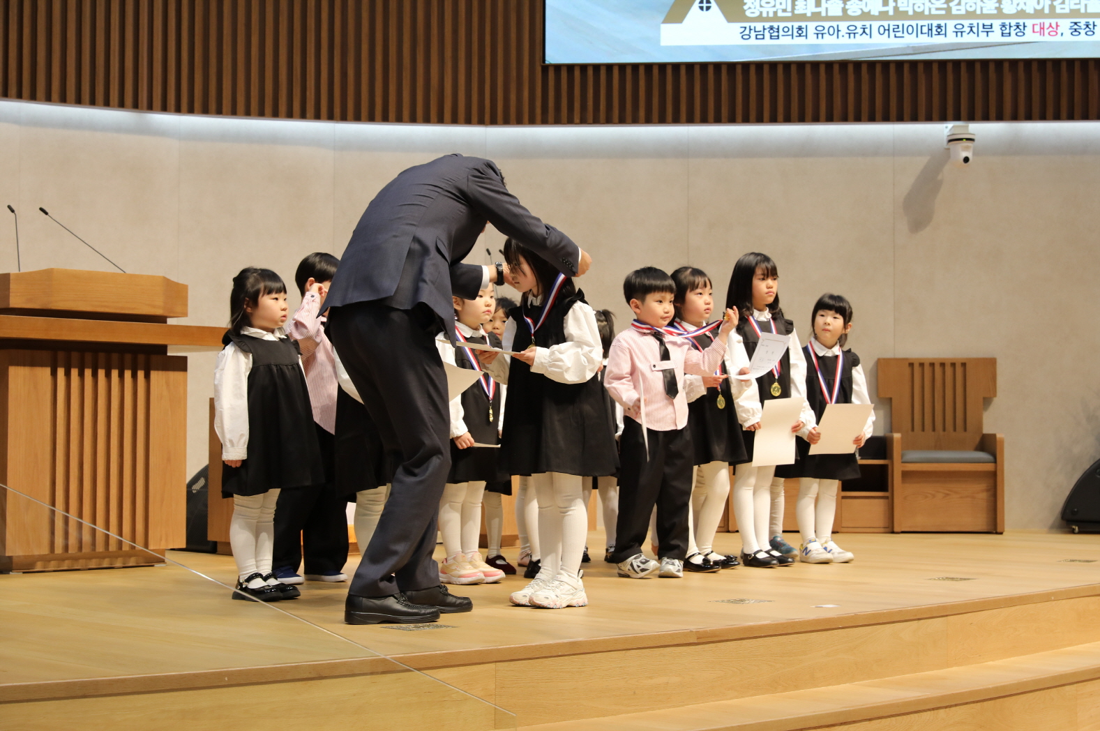 S2V4A0208.jpg S2V4A0208.jpg