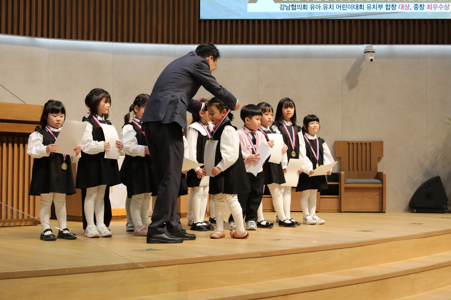 S2V4A0215.jpg S2V4A0215.jpg