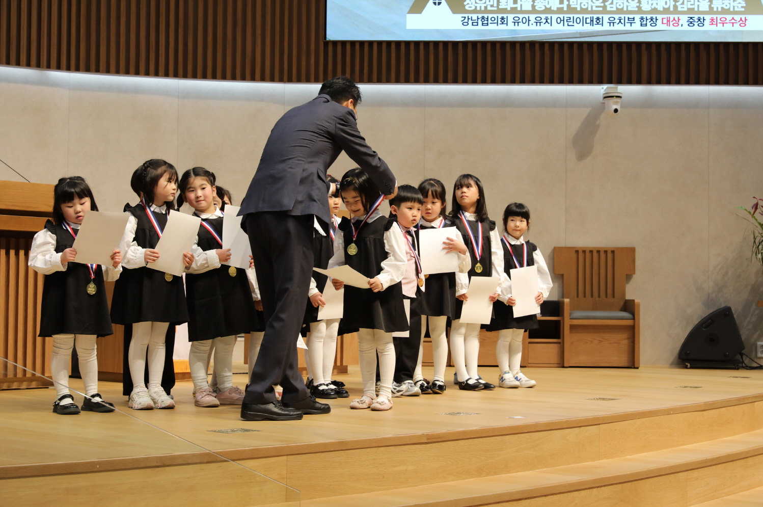 S2V4A0219.jpg S2V4A0219.jpg